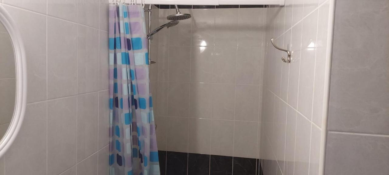 Ferienwohnung Вулиця Нагiрна Kamjanez-Podilskyj Exterior foto