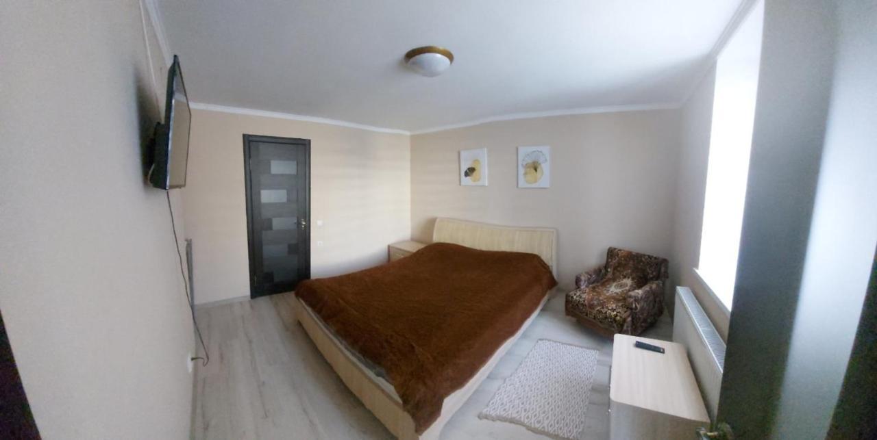 Ferienwohnung Вулиця Нагiрна Kamjanez-Podilskyj Exterior foto
