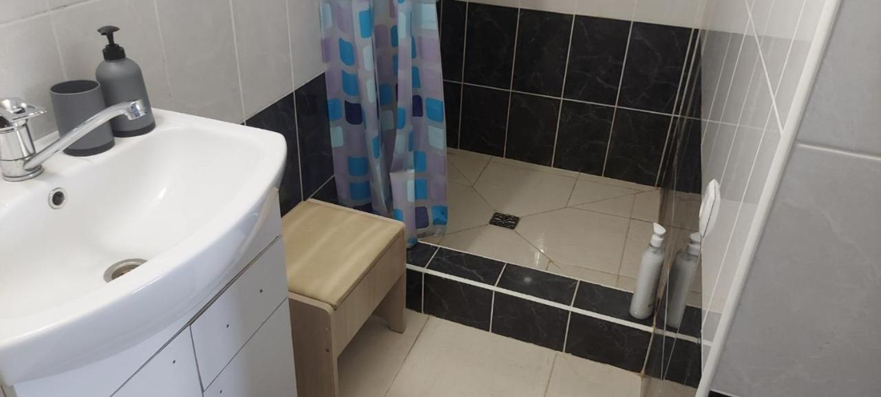 Ferienwohnung Вулиця Нагiрна Kamjanez-Podilskyj Exterior foto